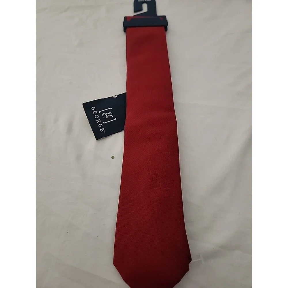 George Mens Red Neck Tie NWT!